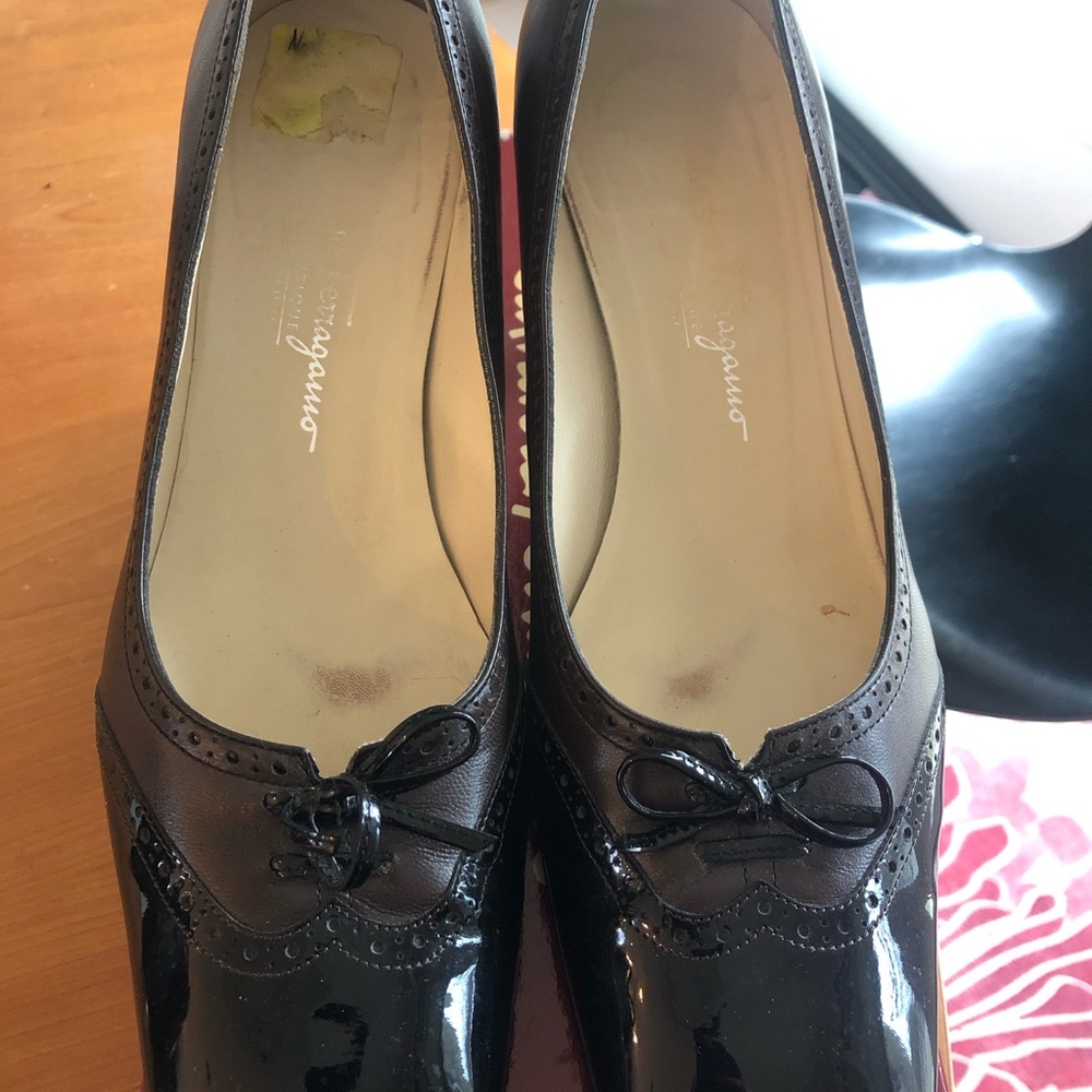 Ferragamo Dark Brown Pumps Leather and Patent 9.5